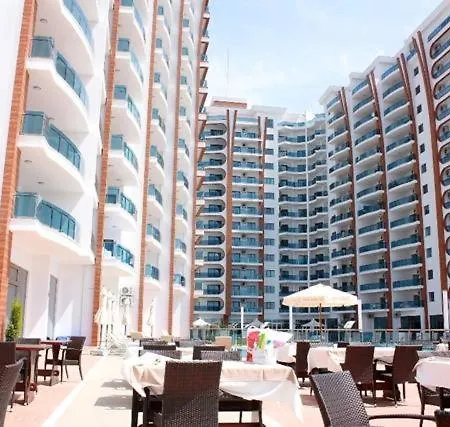Lejlighed Azura Park 3 Plus 1 *
