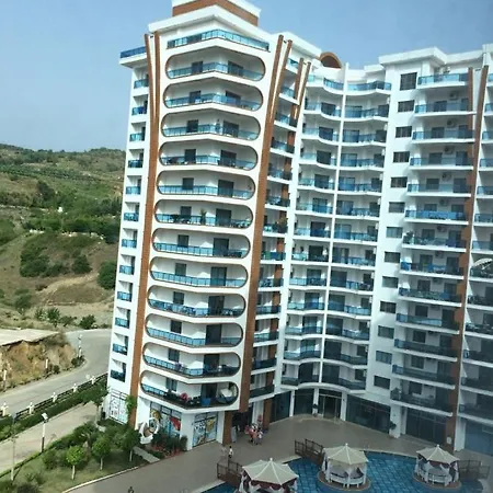 Azura Park 3 Plus 1 *